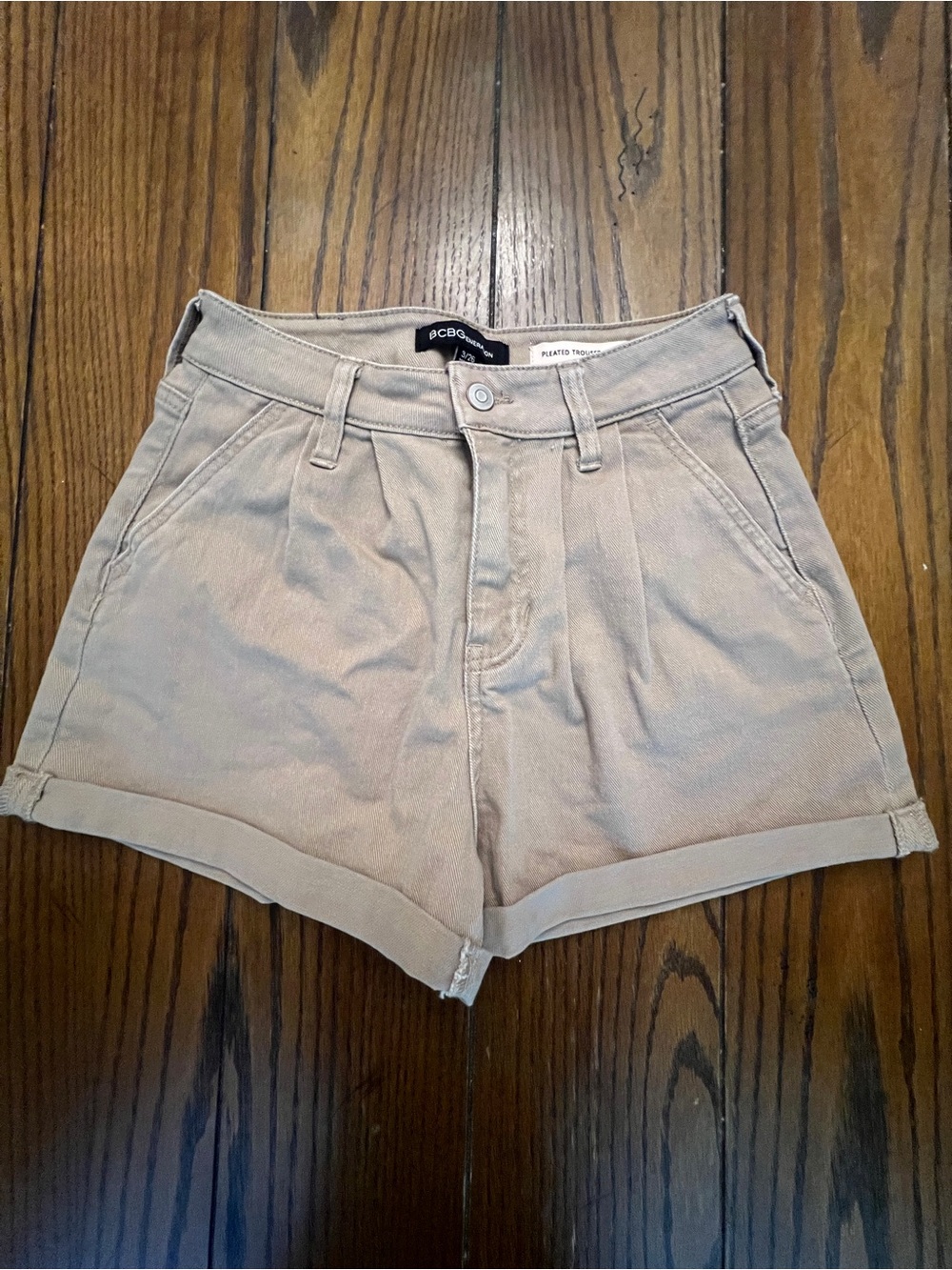 BCBGeneration Pleated Trouser Shorts Light Tan Size 3/26